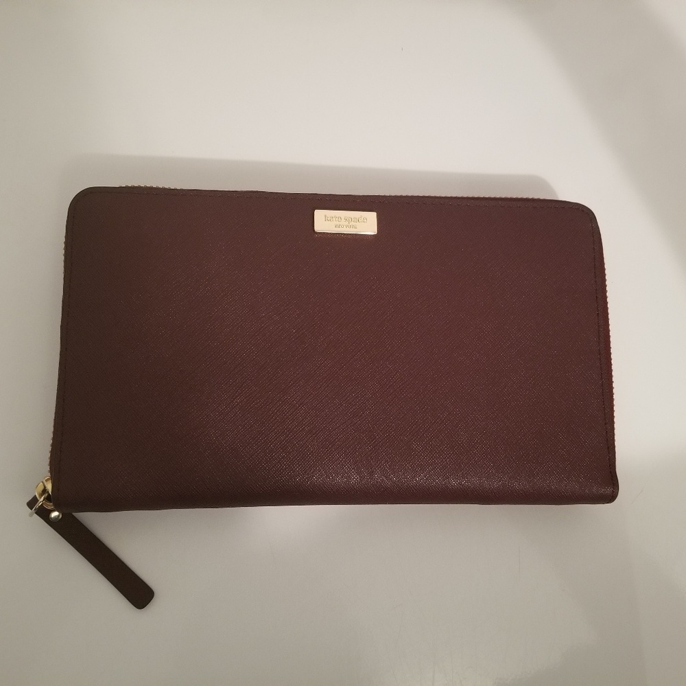**QUICK SALE** Kate spade wallet mahogany